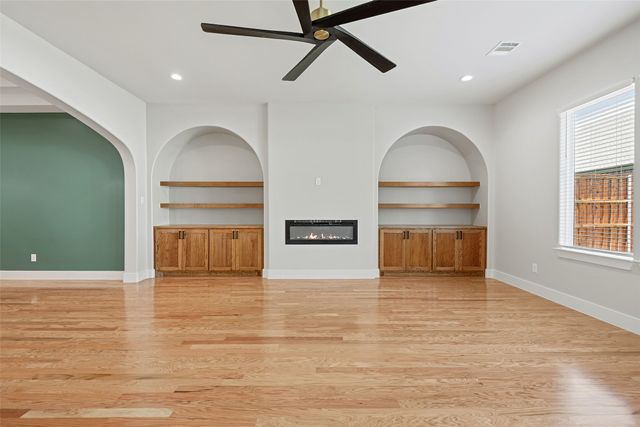 409 N Rogers Street, Waxahachie, TX 75165