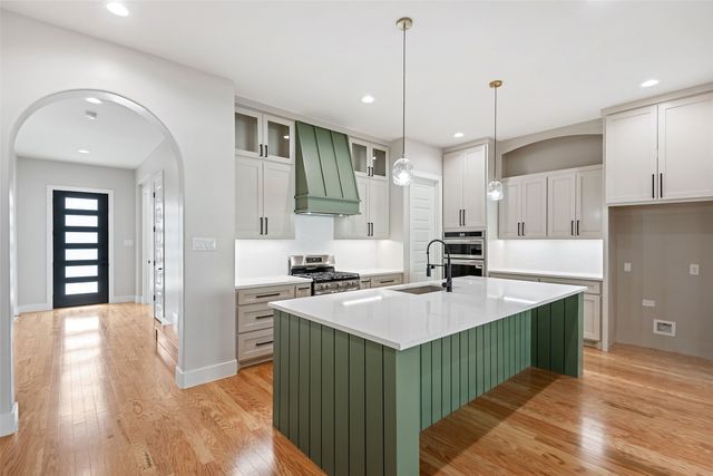 409 N Rogers Street, Waxahachie, TX 75165