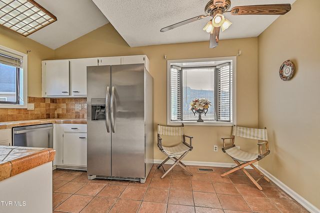 605 Redstone Drive 21, Bristol, TN 37620