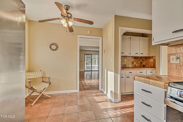 605 Redstone Drive 21, Bristol, TN 37620