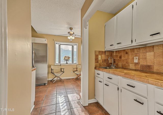 605 Redstone Drive 21, Bristol, TN 37620