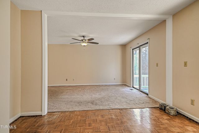 605 Redstone Drive 21, Bristol, TN 37620