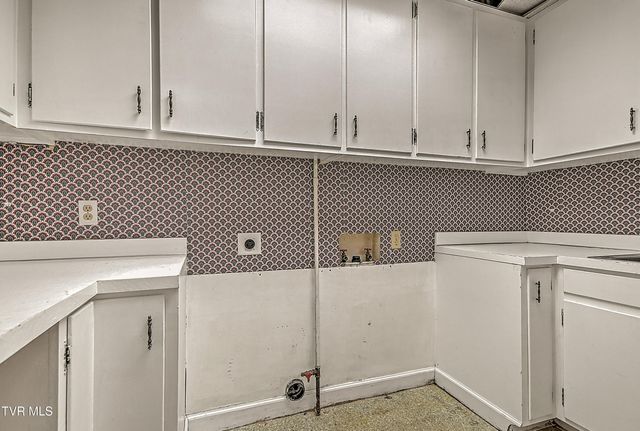 605 Redstone Drive 21, Bristol, TN 37620