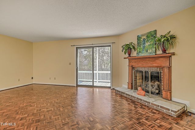 605 Redstone Drive 21, Bristol, TN 37620