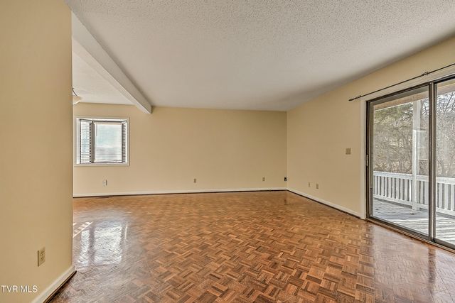 605 Redstone Drive 21, Bristol, TN 37620