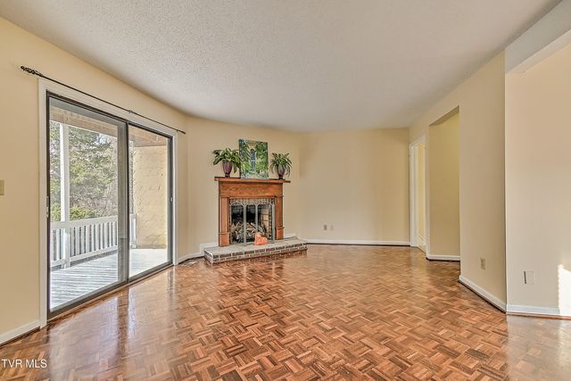 605 Redstone Drive 21, Bristol, TN 37620