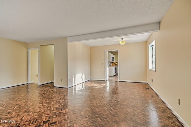 605 Redstone Drive 21, Bristol, TN 37620