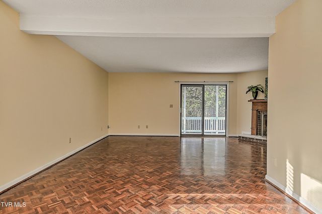 605 Redstone Drive 21, Bristol, TN 37620