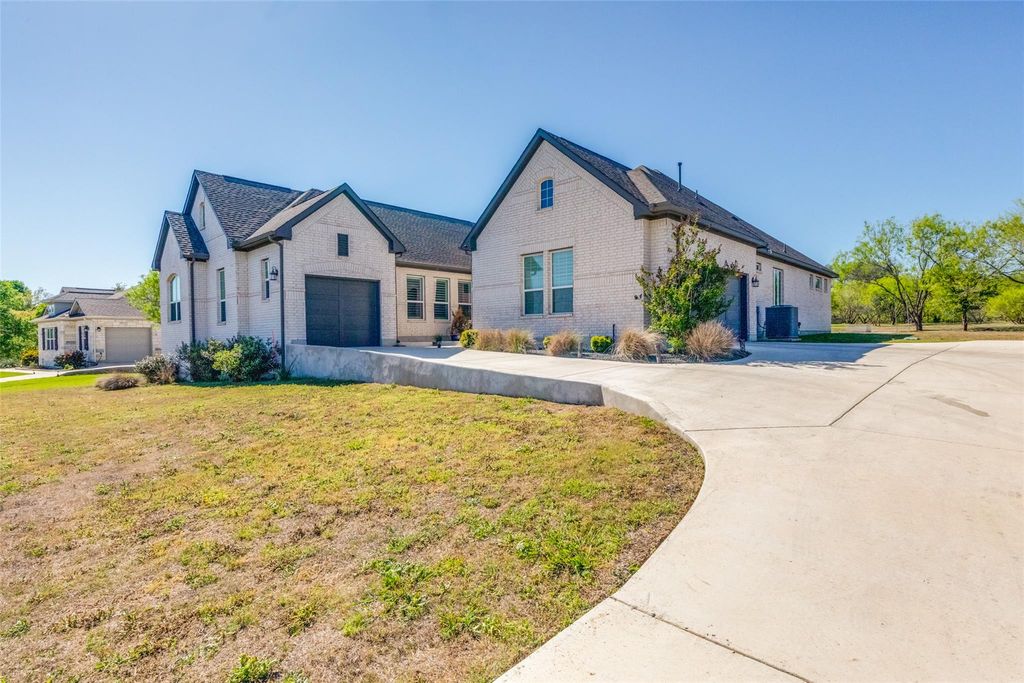 158 Double Eagle Ranch DR, Cedar Creek, TX 78612
