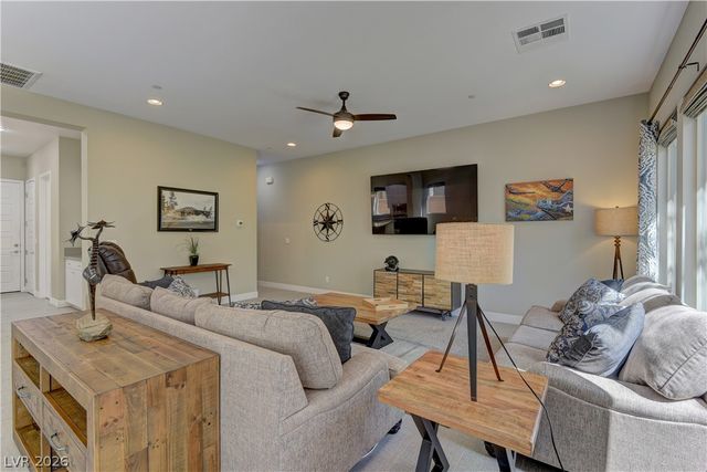 11261 Essence Point Avenue 103, Las Vegas, NV 89135