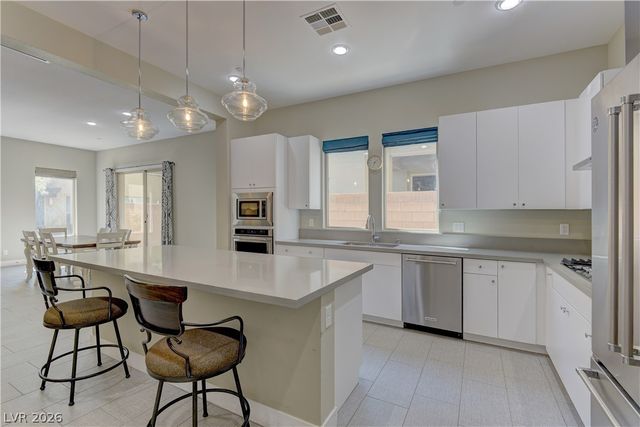 11261 Essence Point Avenue 103, Las Vegas, NV 89135