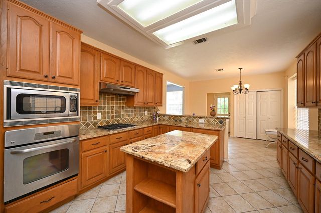 6419 Sutter Park Lane, Houston, TX 77066