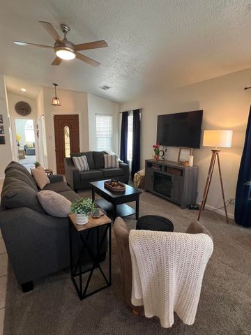 6515 Lamar Avenue NW, Albuquerque, NM 87120