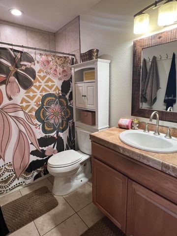 6515 Lamar Avenue NW, Albuquerque, NM 87120