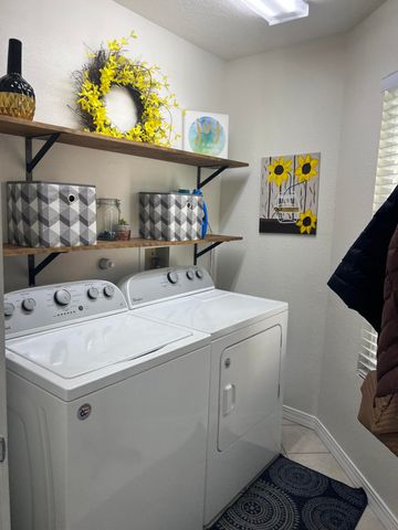 6515 Lamar Avenue NW, Albuquerque, NM 87120