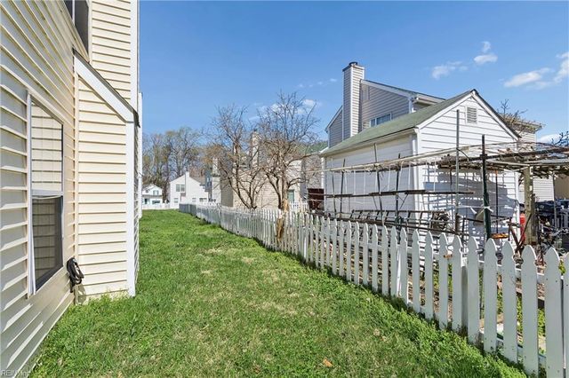 106 Pelican CV, Newport News, VA 23608