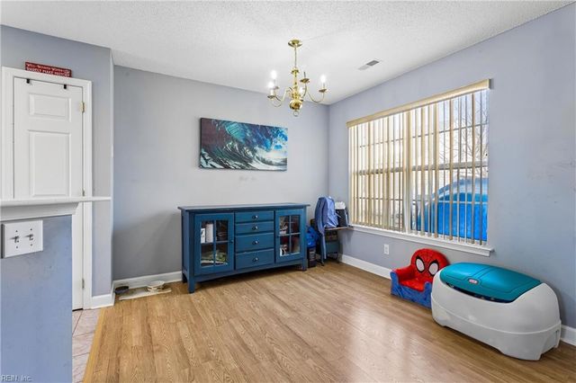 106 Pelican CV, Newport News, VA 23608