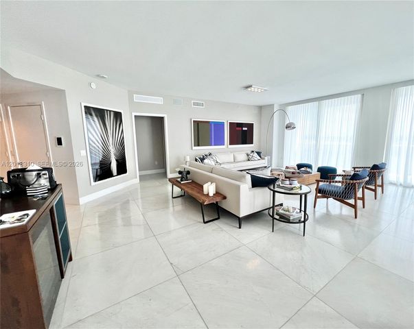 17111 Biscayne Blvd 1102, North Miami Beach, FL 33160