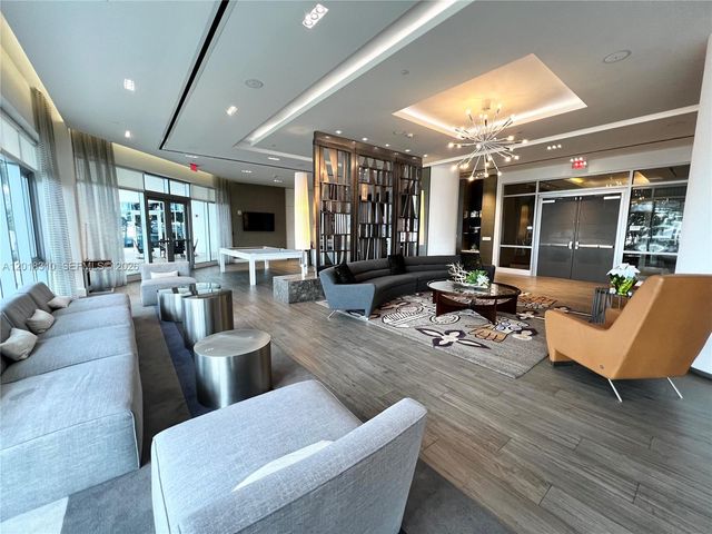 17111 Biscayne Blvd 1102, North Miami Beach, FL 33160