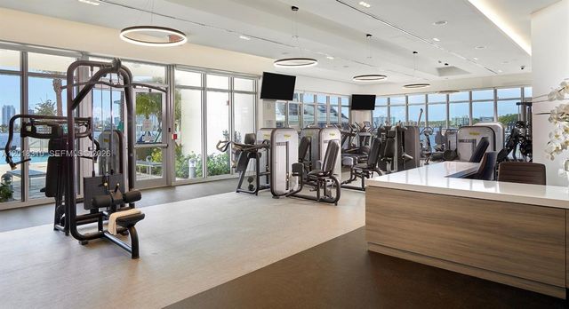 17111 Biscayne Blvd 1102, North Miami Beach, FL 33160