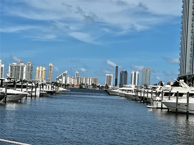 17111 Biscayne Blvd 1102, North Miami Beach, FL 33160