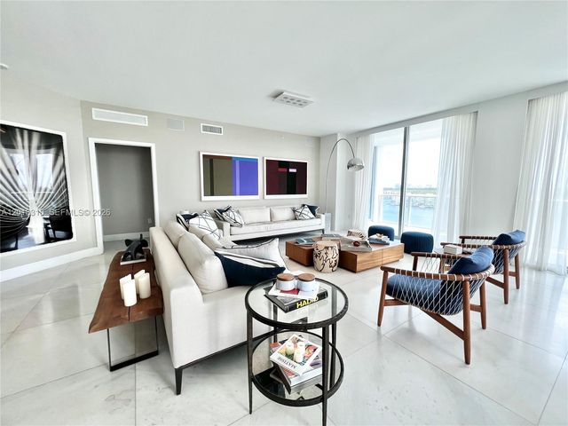 17111 Biscayne Blvd 1102, North Miami Beach, FL 33160