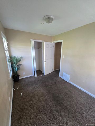 19475 Fenmore Street, Detroit, MI 48235