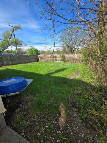 19475 Fenmore Street, Detroit, MI 48235