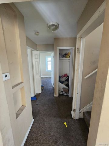 19475 Fenmore Street, Detroit, MI 48235