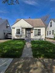 19475 Fenmore Street, Detroit, MI 48235