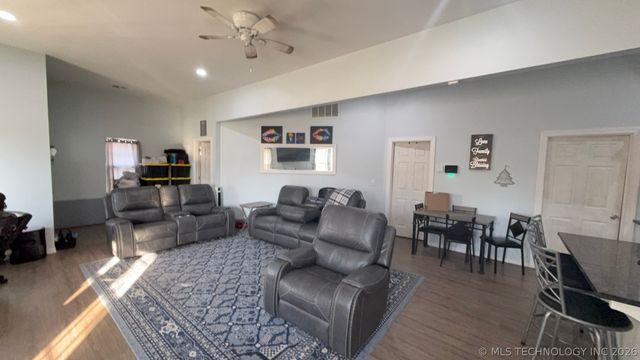 4225 E 2nd Place, Tulsa, OK 74112