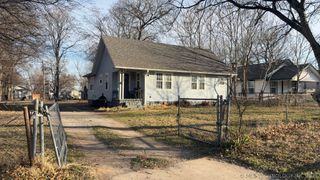 4225 E 2nd Place, Tulsa, OK 74112