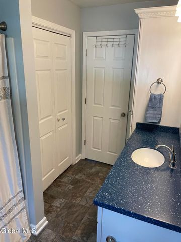 1016 Gates Drive, Rotterdam, NY 12306