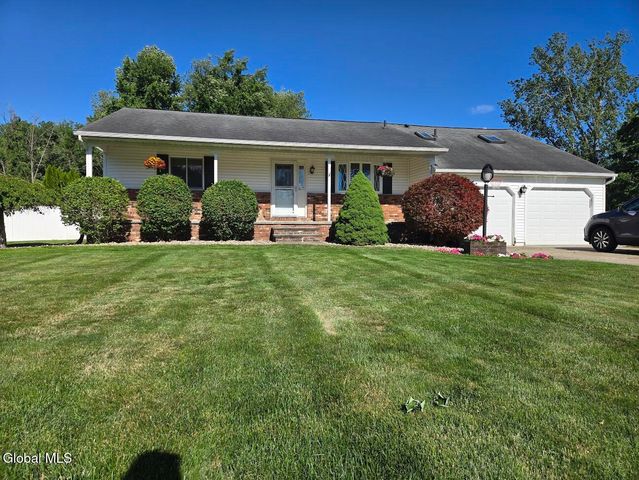 1016 Gates Drive, Rotterdam, NY 12306