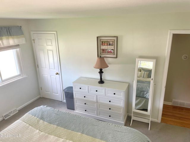 1016 Gates Drive, Rotterdam, NY 12306