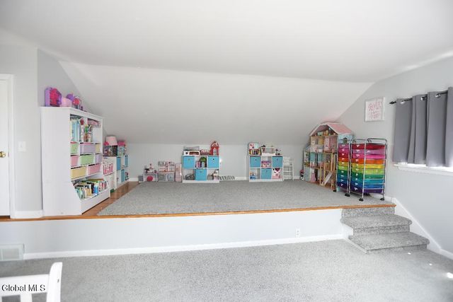 1016 Gates Drive, Rotterdam, NY 12306