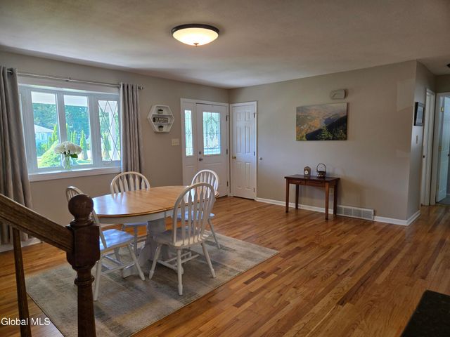 1016 Gates Drive, Rotterdam, NY 12306