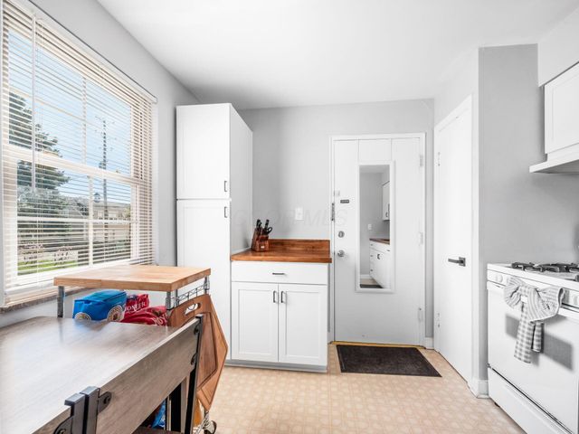 1775 Northwest Court, 105, Columbus, OH 43212