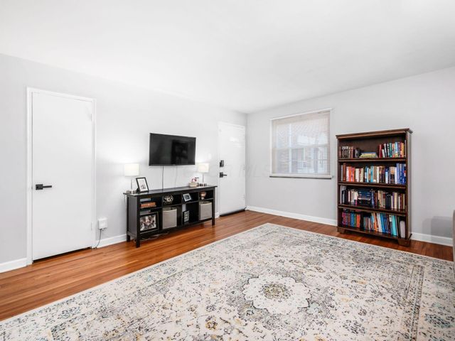 1775 Northwest Court, 105, Columbus, OH 43212