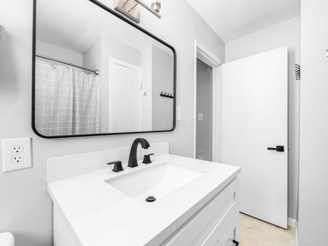 1775 Northwest Court, 105, Columbus, OH 43212