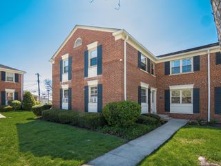 1775 Northwest Court, 105, Columbus, OH 43212