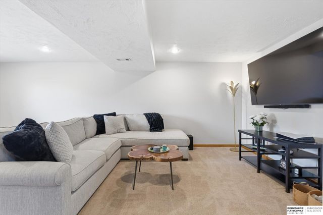 3503 S 152nd Street, Omaha, NE 68144