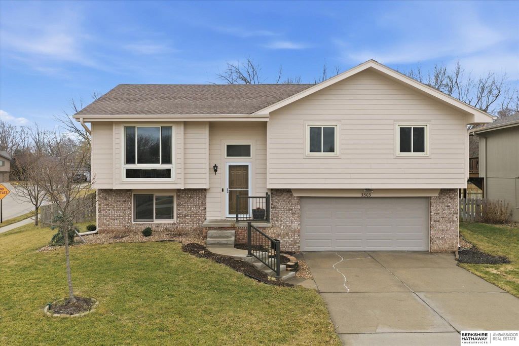 3503 S 152nd Street, Omaha, NE 68144