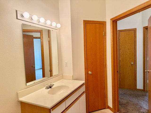 2706 Triple Crown Lane 1, Iowa City, IA 52240