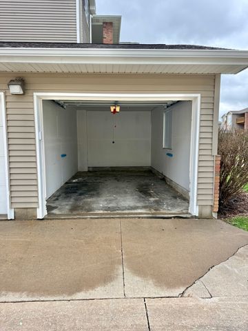 2706 Triple Crown Lane 1, Iowa City, IA 52240