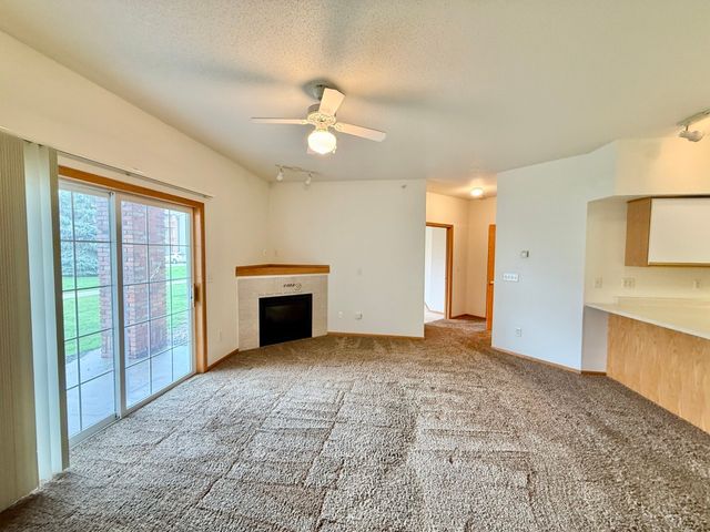 2706 Triple Crown Lane 1, Iowa City, IA 52240