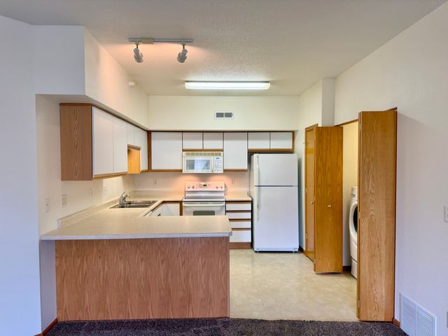 2706 Triple Crown Lane 1, Iowa City, IA 52240
