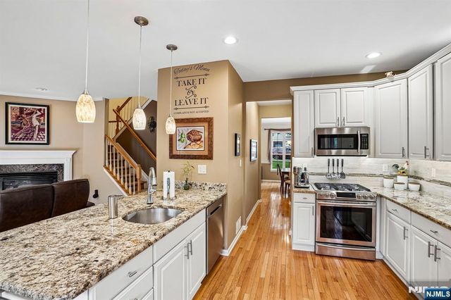 16 Langdale Road, Wayne, NJ 07470
