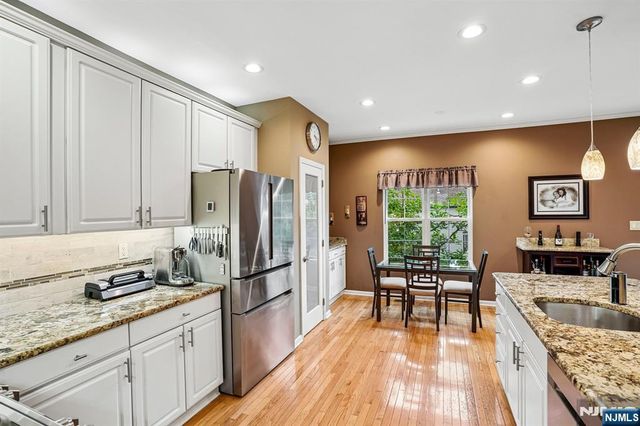 16 Langdale Road, Wayne, NJ 07470