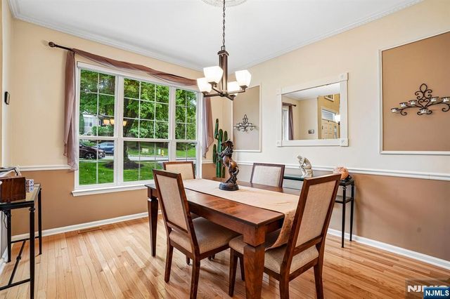 16 Langdale Road, Wayne, NJ 07470
